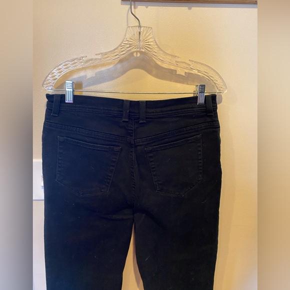 Gloria Vanderbilt black jeans. - Picture 2 of 6